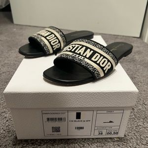 Black womens 38 dior slides